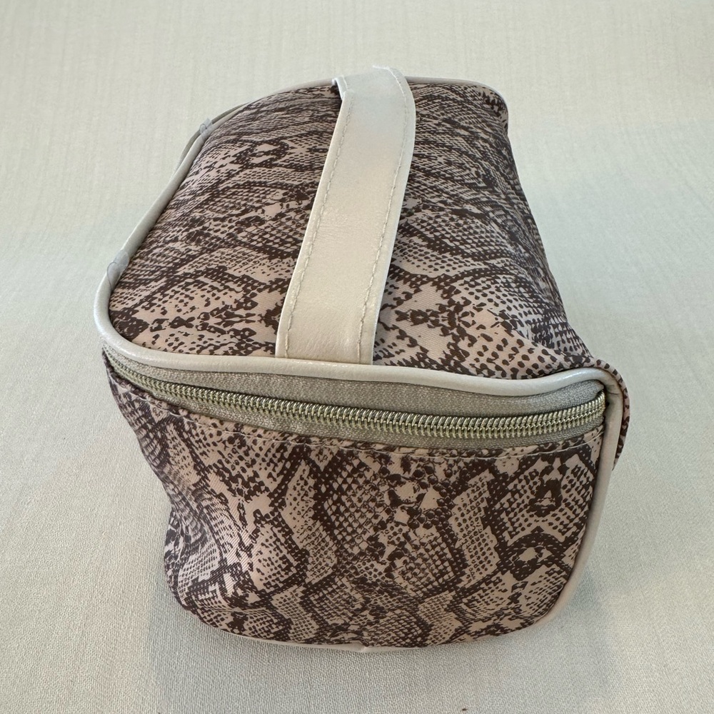 GUC Adrienne Vittadini Toiletry Set, Beige Snakeskin Print - Picture 12 of 16